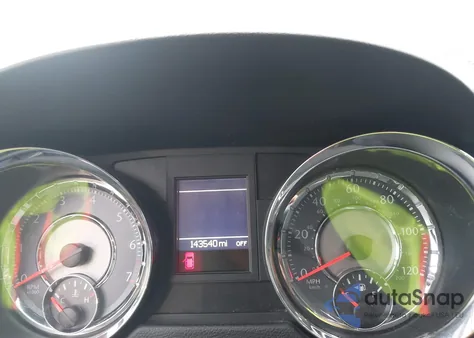 2015 Chrysler Town & Country Touring z USA, uszkodzony, nr VIN 2C4RC1BG7FR697843